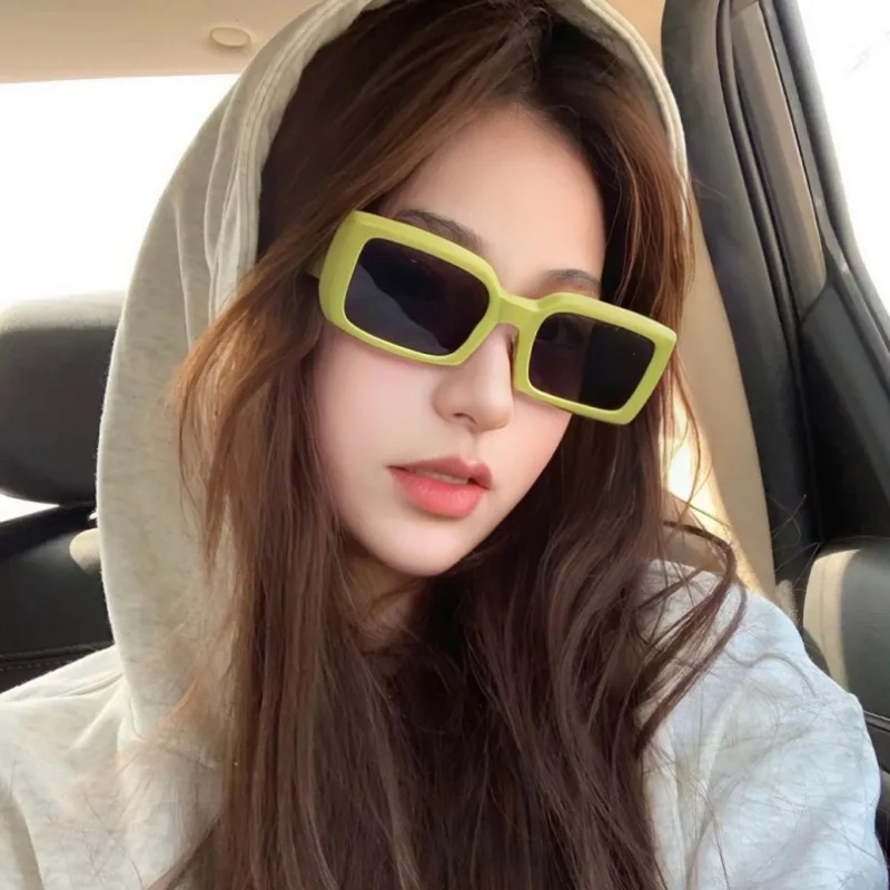 New Rectangular Women's Sungla - đánh giá và giá Street Fashion Photo